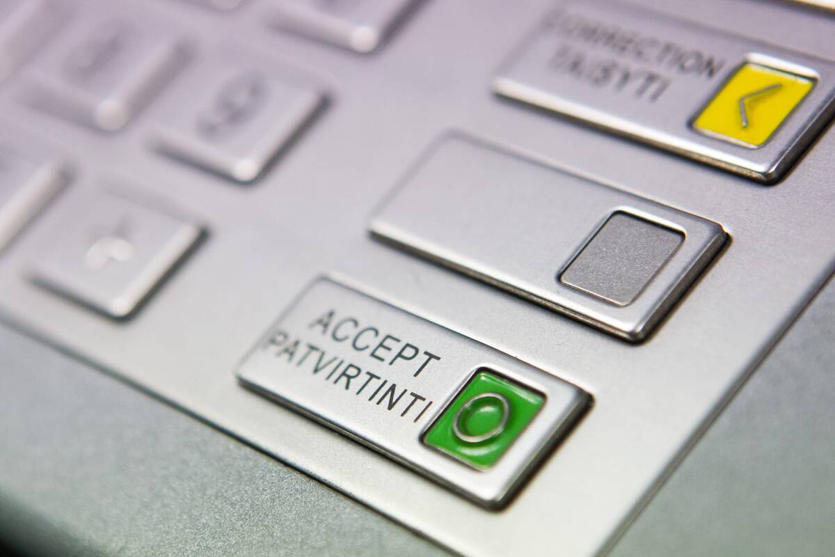 Prie bankomato užpultas vyras