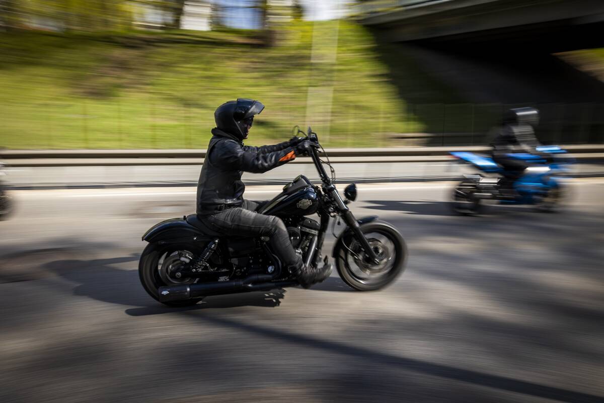 Svarstys siūlymą prastinti motociklų vairuotojų pažymėjimų gavimą