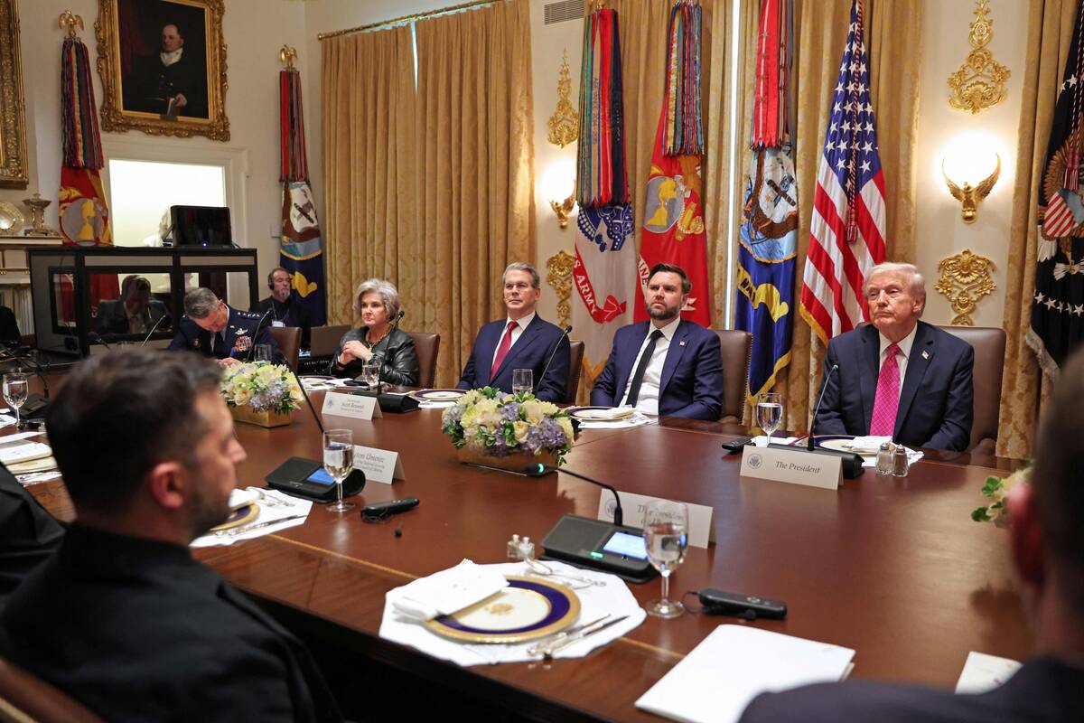 Donaldas Trumpas pripažįsta, kad Vladimiras Putinas gali vilkinti laiką