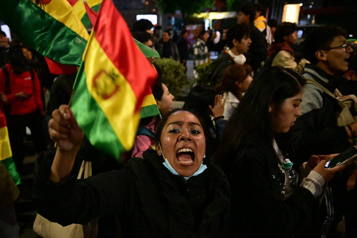 Bolivijoje šimtai žmonių protestavo prieš naujojo prezidento išrinkimą