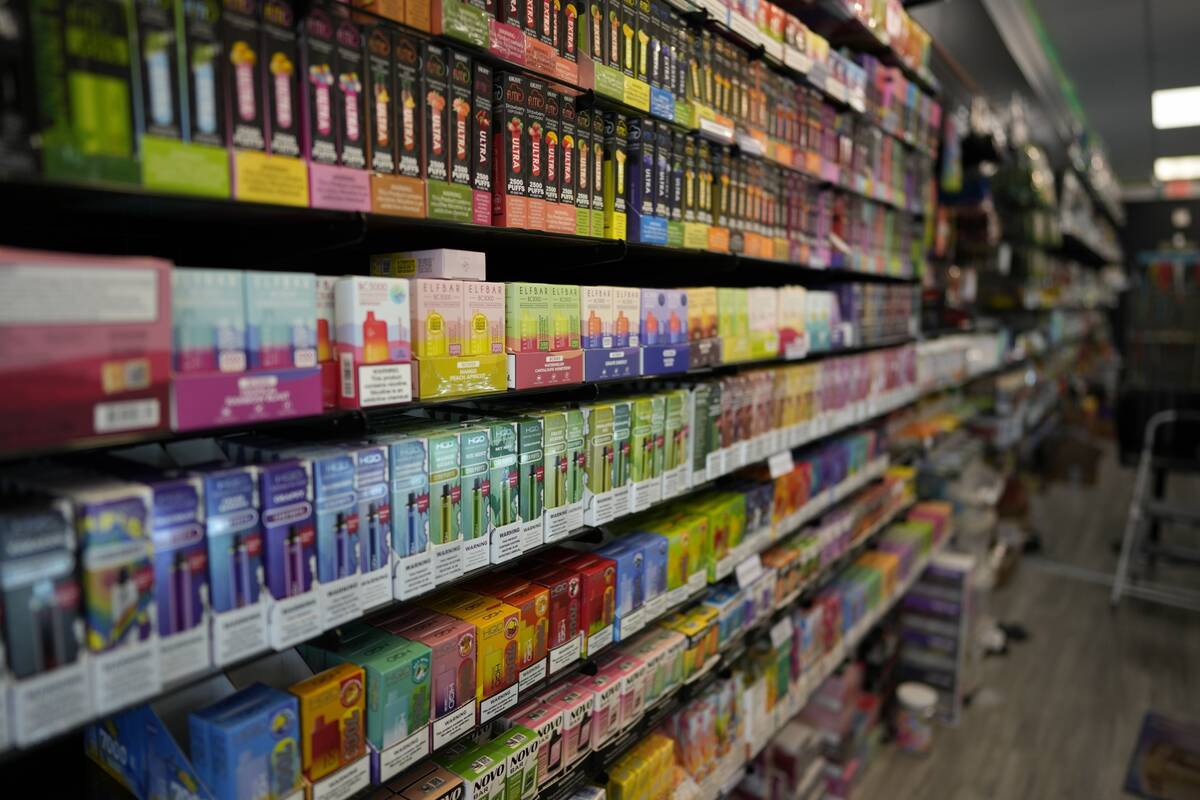 PSO: milijonai nepilnamečių yra priklausomi nuo elektroninių cigarečių