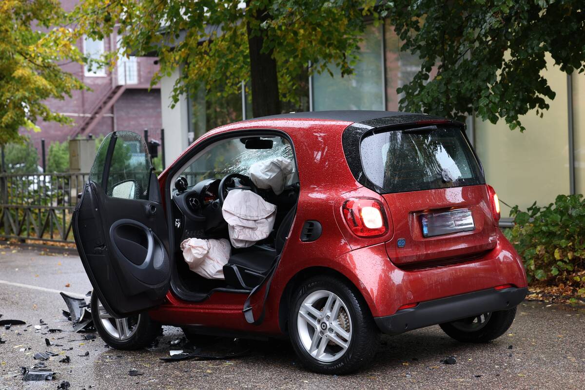 Siauroje Žaliakalnio gatvelėje – smarkus susidūrimas