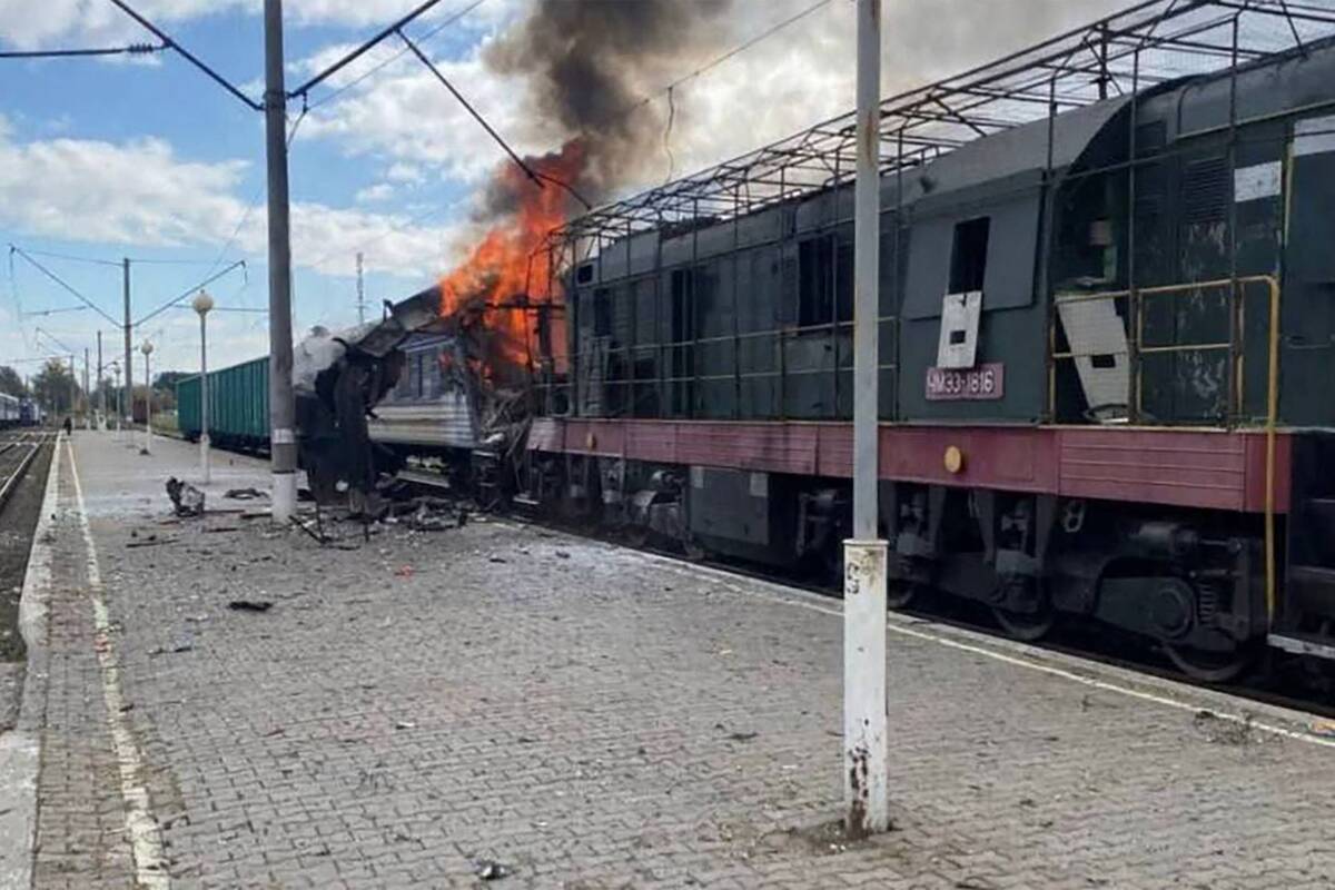 Ukraina: Rusija intensyvina smūgius geležinkeliams, siekdama izoliuoti civilius netoli fronto