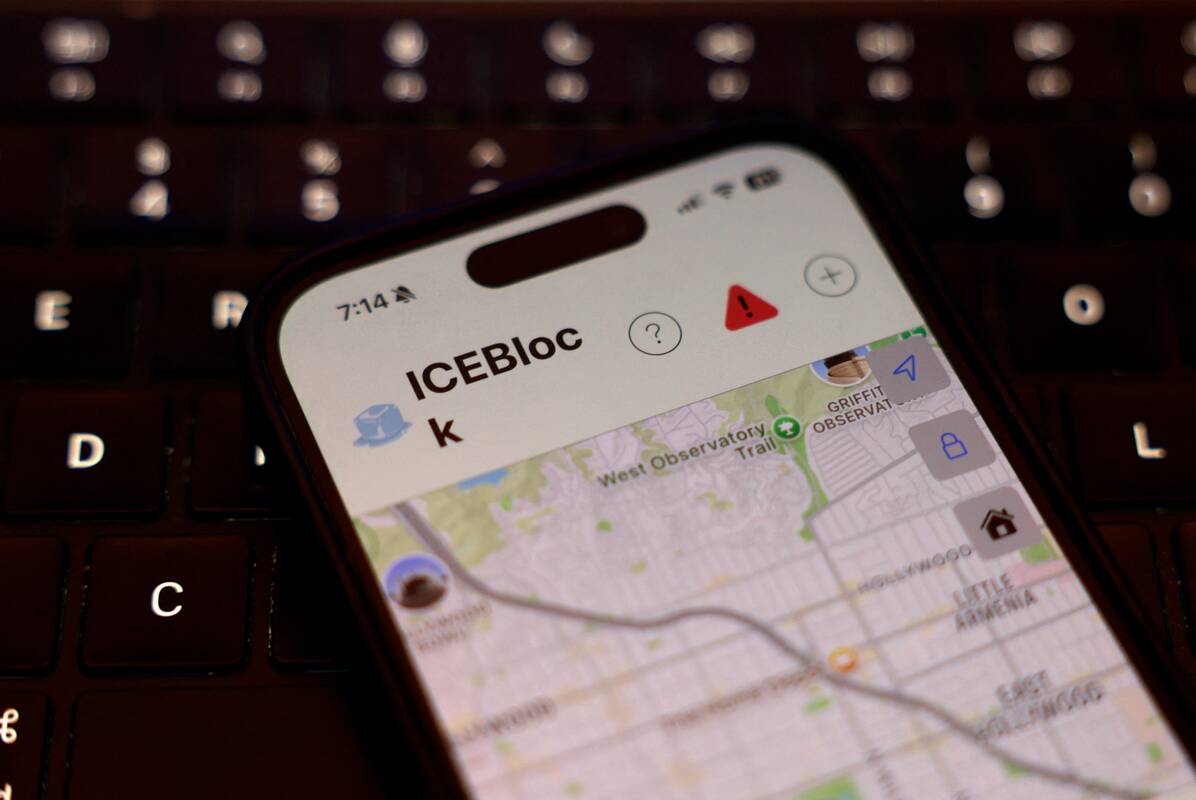 Po Trumpo spaudimo iš „App Store“ pašalinta ICE agentų judėjimo sekimo programėlė