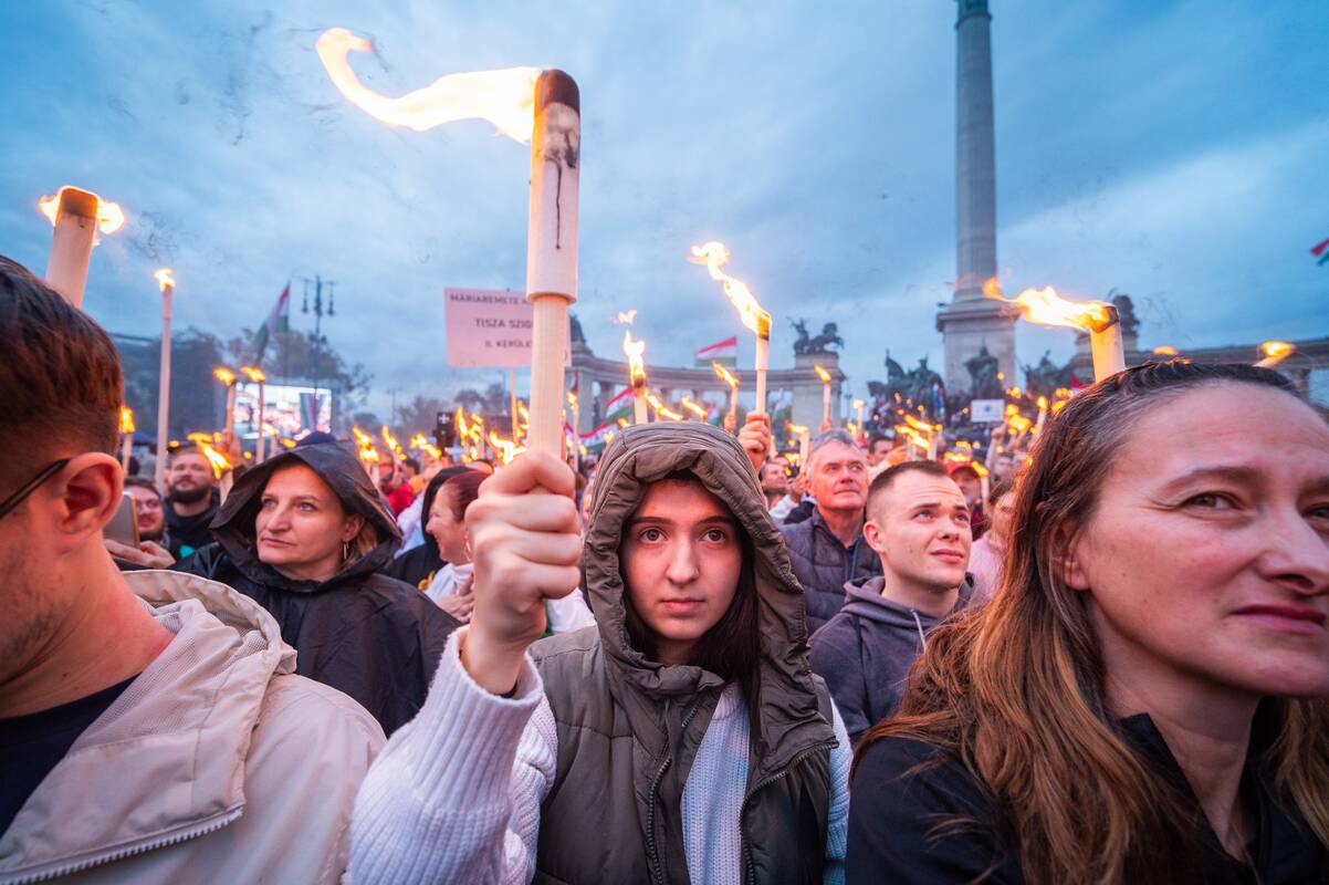 Budapešte – masiniai priešingų politinių stovyklų mitingai