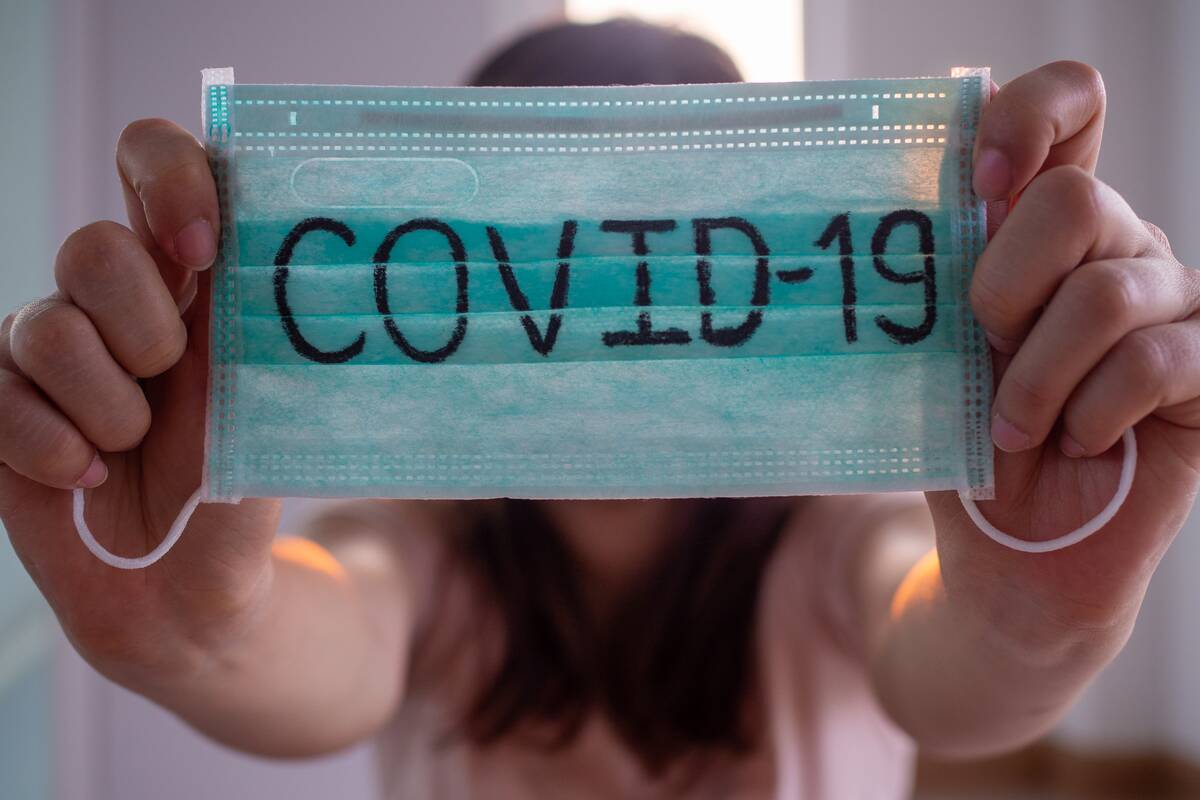 Sparčiai plinta naujoji COVID-19 atmaina: ryškėja vienas neįprastas simptomas