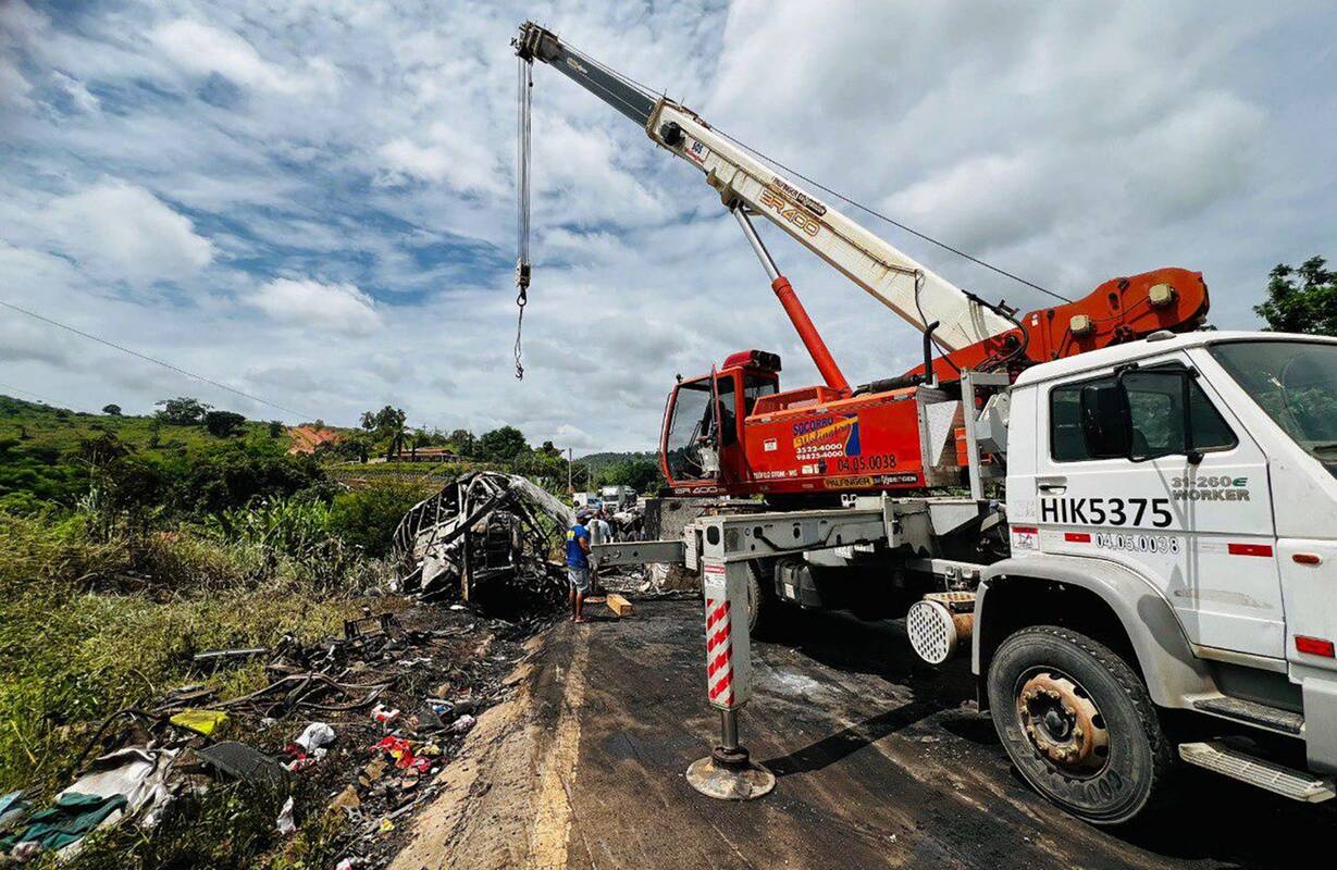 Tragedija Brazilijoje: per autobuso avariją žuvo mažiausiai 15 žmonių