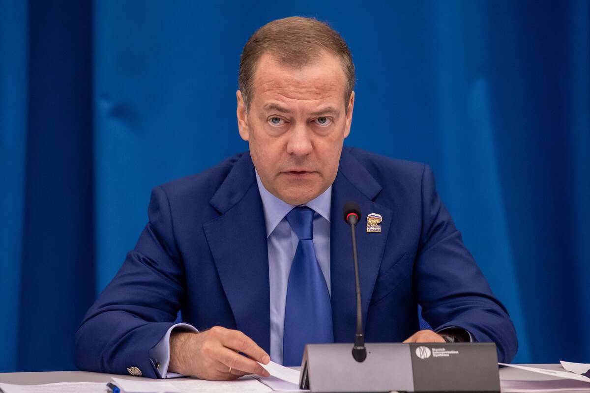Medvedevas: europiečiai turi drebėti kaip kvailų gyvulių banda