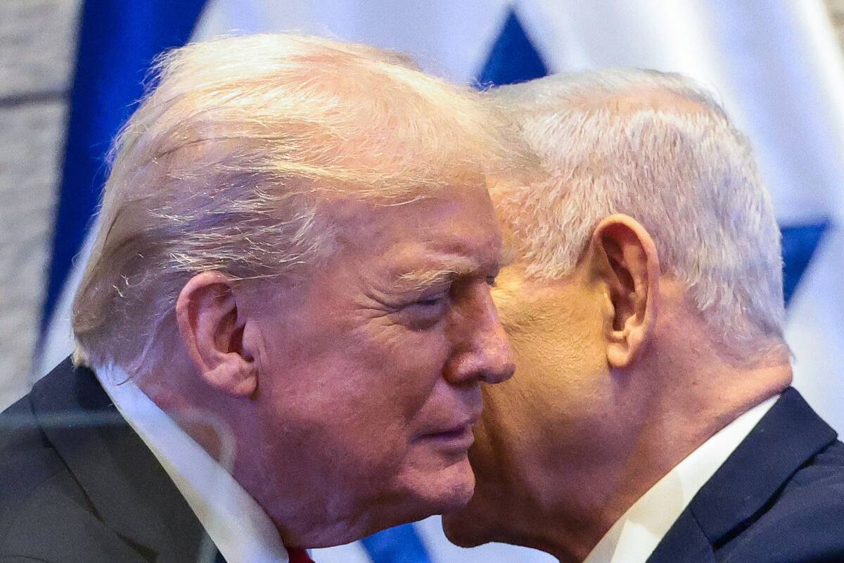 Trumpas Jeruzalėje paragino suteikti malonę korupcija kaltinamam Netanyahu