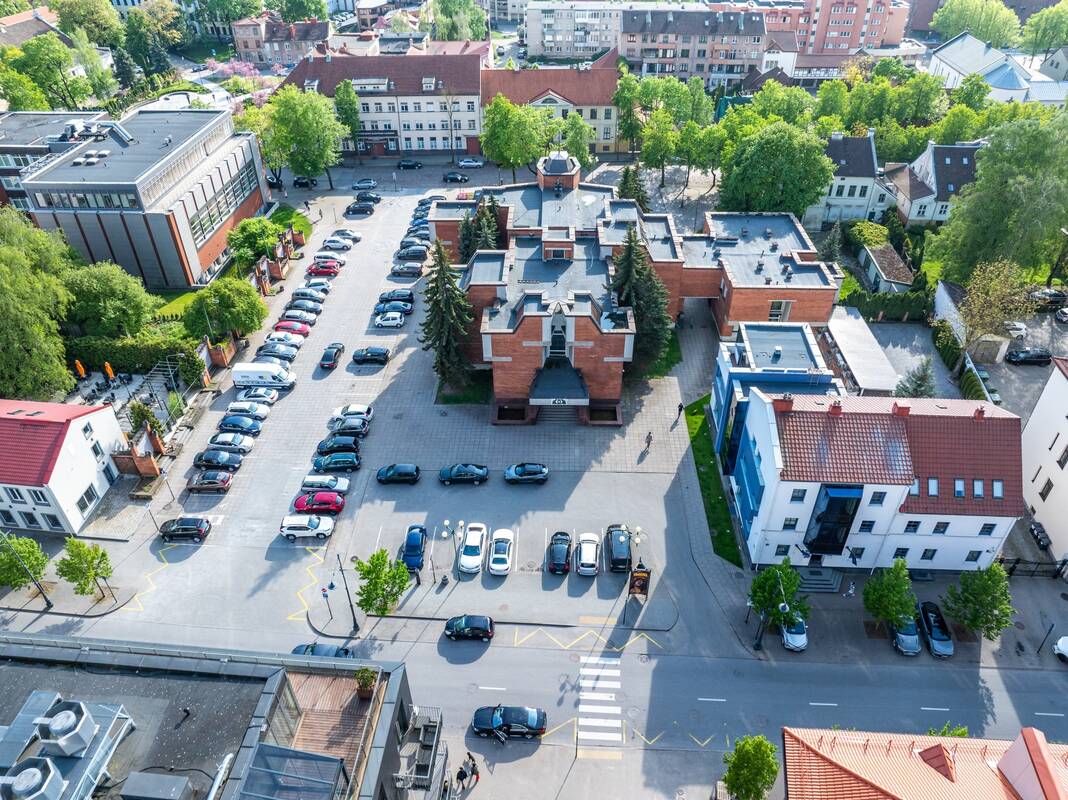 Estetika: teritorija prie Santuokų rūmų pagaliau atnaujinta.