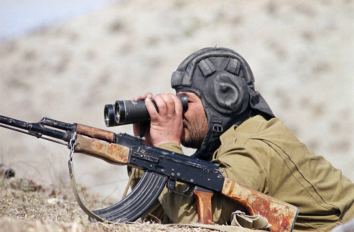 Kova: žlungant SSRS, Kalnų Karabacho armėnai pabandė įkurti savo valstybę, nepriklausančią nei Armėnijai, nei Azerbaidžanui. Jos teisės egzistuoti niekas nepripažino, o armėnų bei azerbaidžaniečių karas iš esmės baigėsi tik po kelių dešimtmečių.