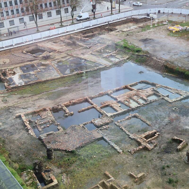 Prilijo: kol kas archeologų atkasti buvusių pastatų ir gatvių fragmentai tūno po vandeniu, todėl jų apžiūrėti neįmanoma.