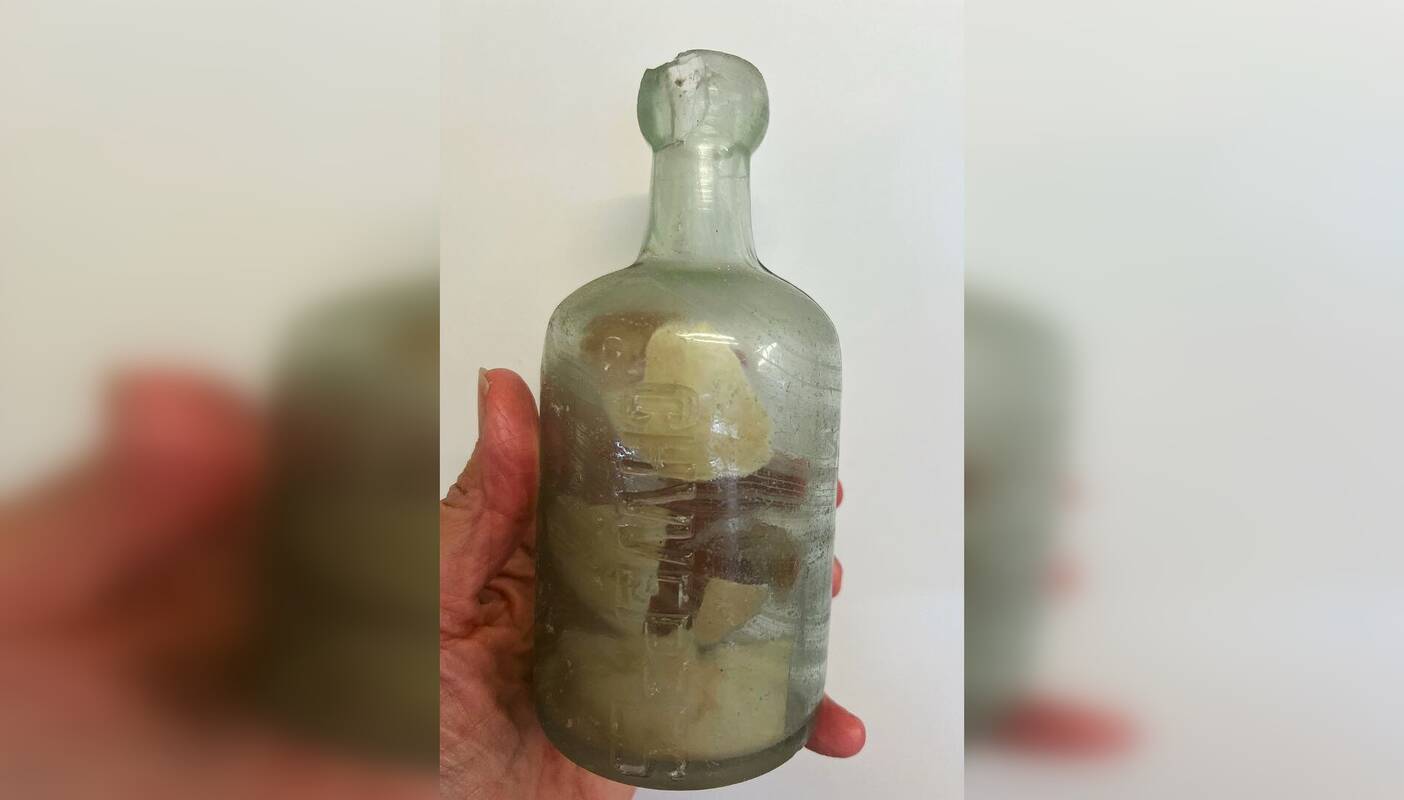 Radinys: Pirmajame pasauliniame kare dalyvavusių karių laiškai butelyje Australijos paplūdimyje rasti po daugiau nei 100 metų.