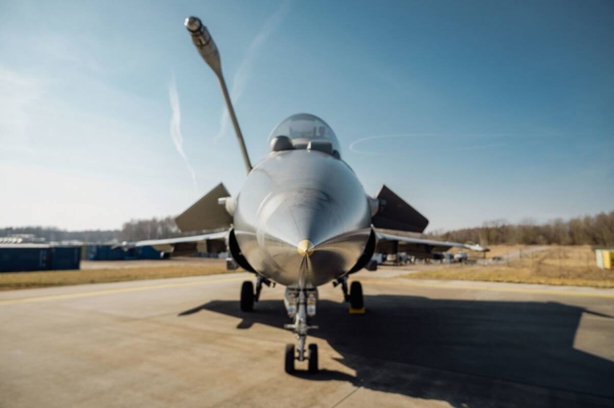 Kariuomenė: du Rusijos orlaiviai pažeidė Lietuvos oro erdvę, pakelti NATO naikintuvai