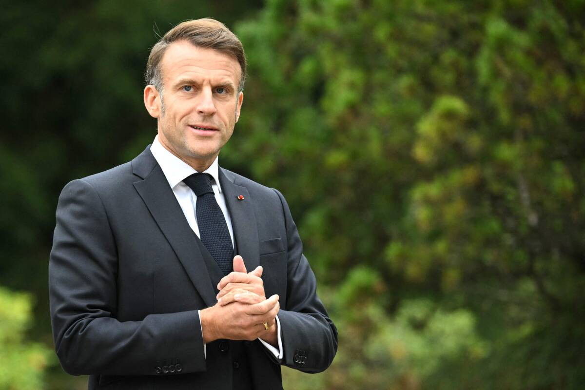 Macronui tenka tvarkytis su vis gilėjančia politine krize