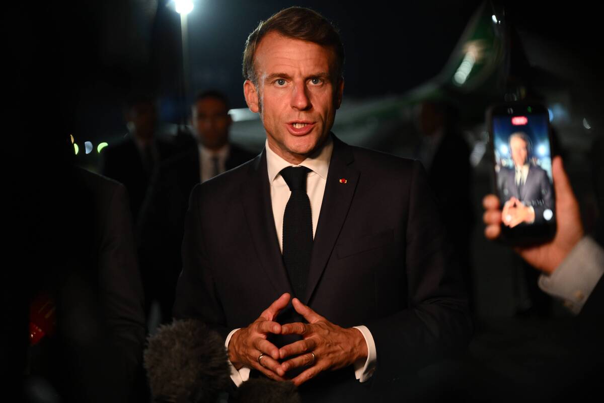 Macronas dėl šalyje tvyrančio politinio chaoso kaltina oponentus