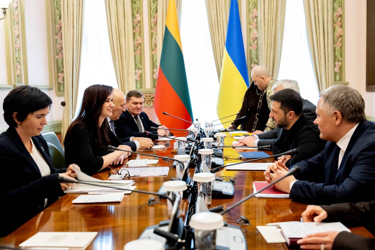 Kyjive viešinti premjerė pristatė pagalbos nuo karo nukentėjusiems ukrainiečių vaikams iniciatyvą 