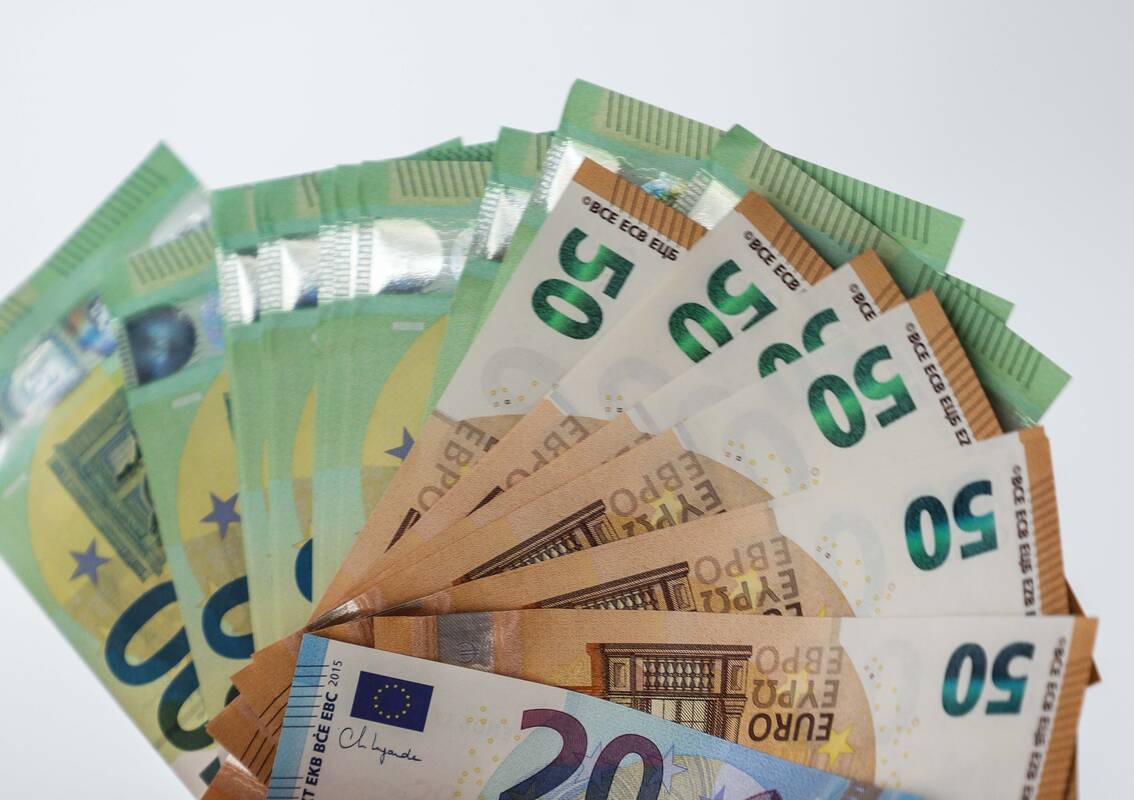 Rusiškai kalbėję sukčiai išviliojo didžiulę sumą