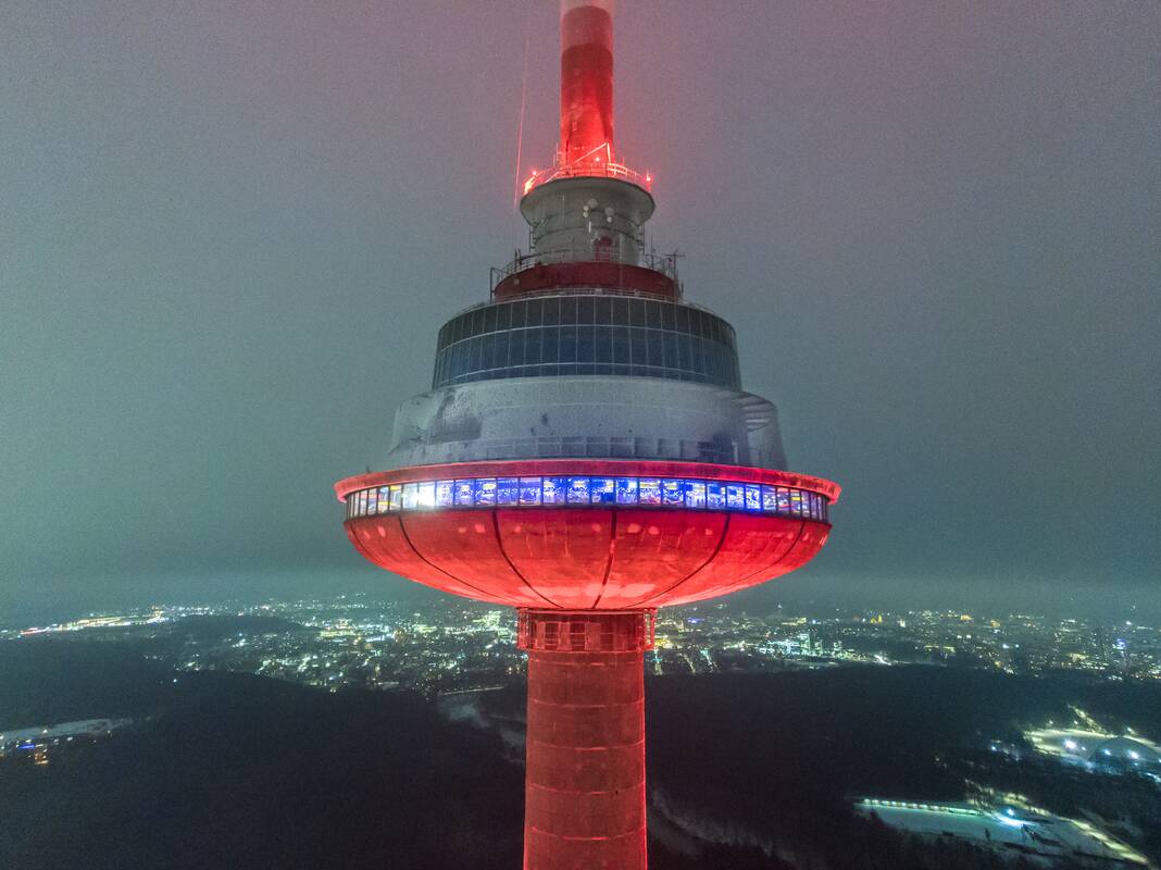 Vilnius raudonai apie disleksiją: TV bokštas sušvis už vaikus, kuriems skaitymas – iššūkis