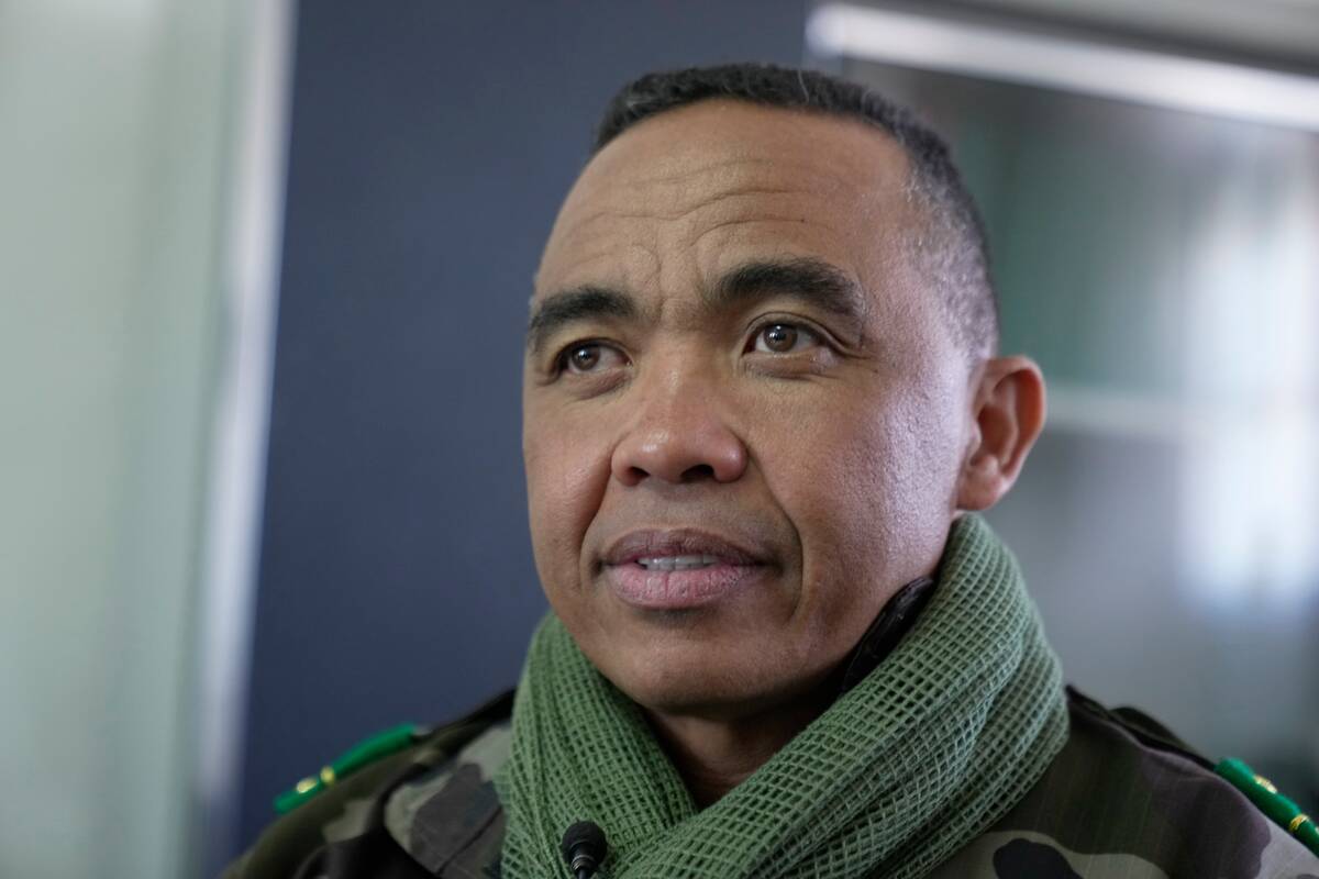Po karinio perversmo Madagaskaro prezidentu prisaikdintas kariuomenės pulkininkas