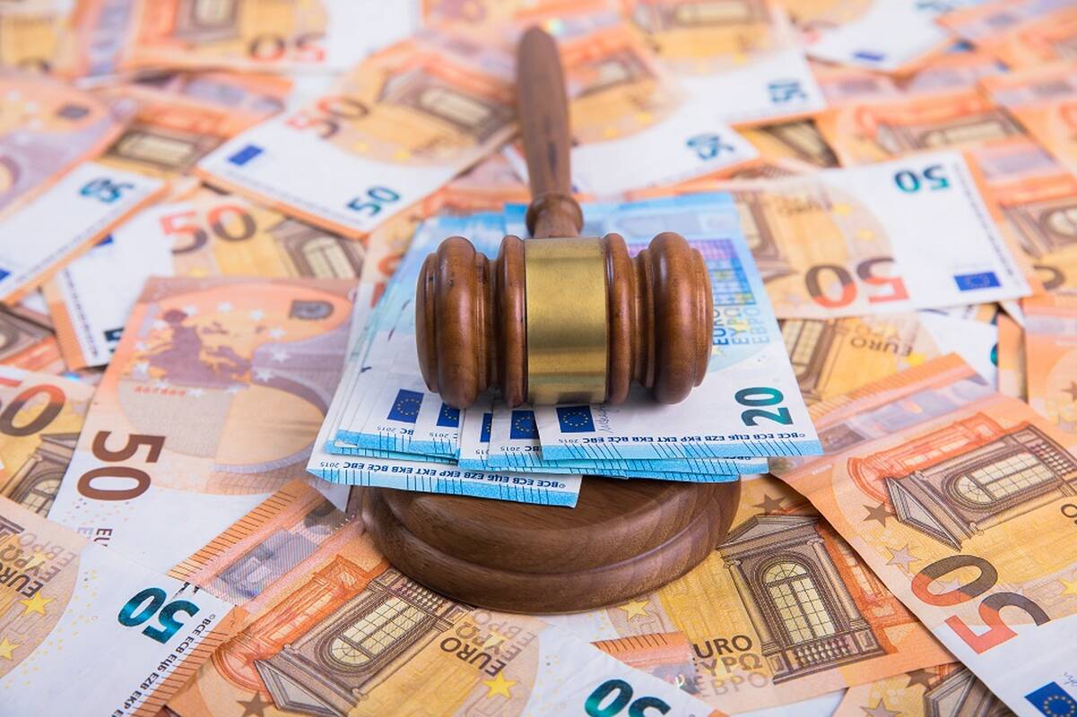 Perbėgo juoda katė – „Via Lietuva“ iš „Fegdos“ ir „Tilstos“ reikalauja 9,5 mln. eurų 