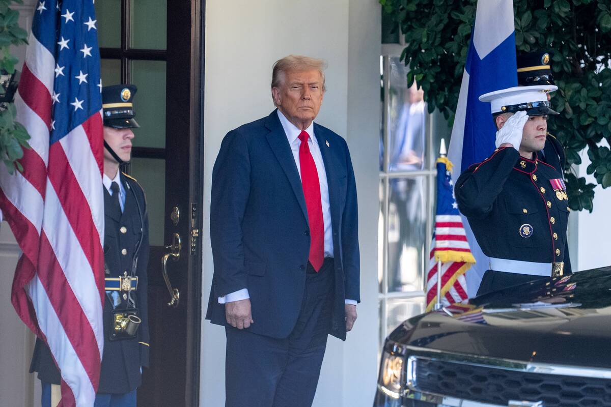 Trumpas įspėjo Ispaniją: galbūt reikėtų išmesti juos iš NATO