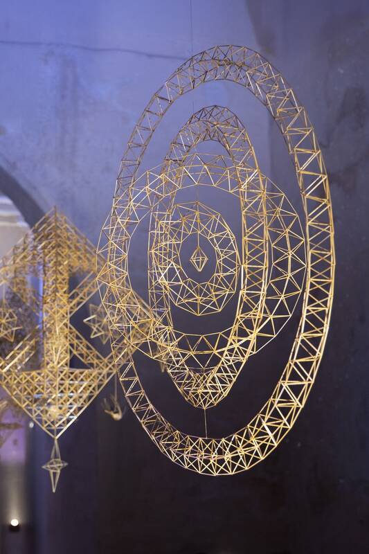 Įvairovė: J. Bytautės šiaudų sodai stebina formomis, motyvais, konstrukcijomis.