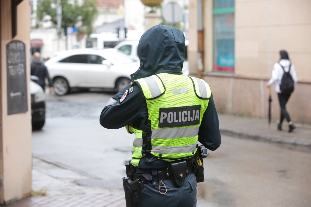 Tarnybas pasiekė grėsmingas pranešimas: seniūnijos pastate – sprogmuo