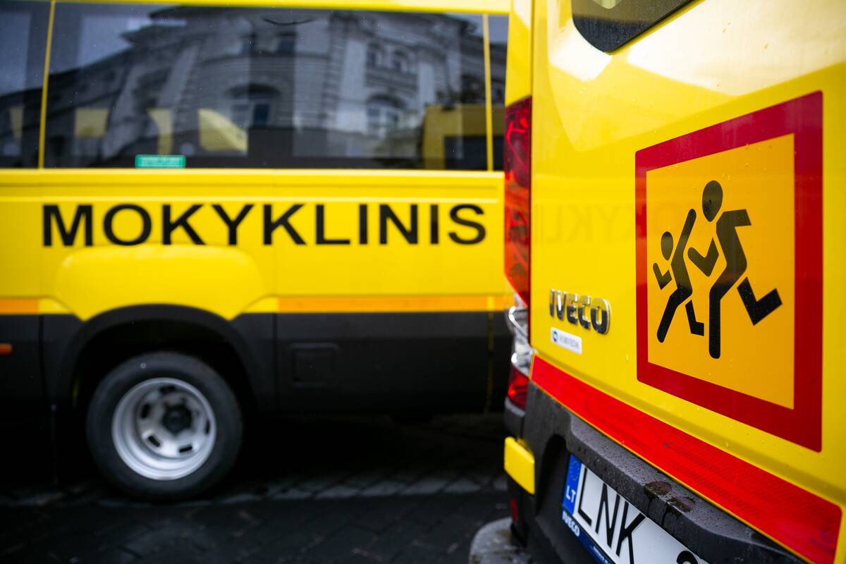 Apsisprendė, kaip finansuos geltonųjų mokyklinių autobusų programą
