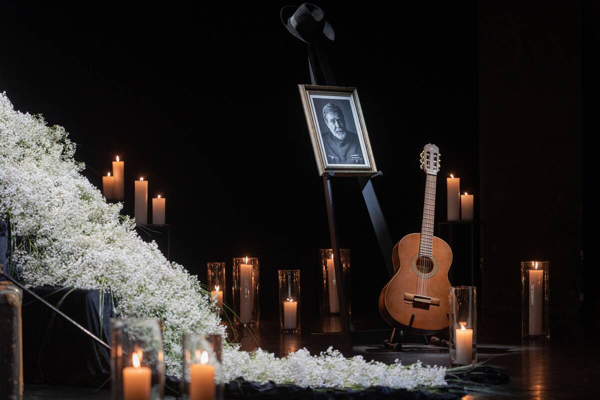 Atsisveikinimas su Kostu Smoriginu Jaunimo teatre