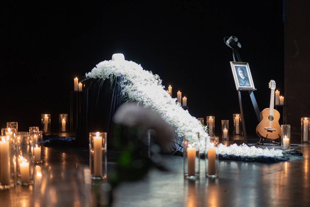 Atsisveikinimas su Kostu Smoriginu Jaunimo teatre