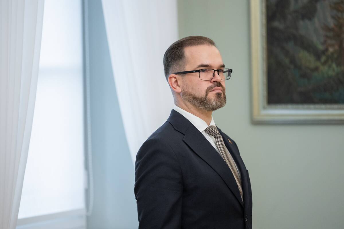 Prezidentas susitiko su kandidatu į krašto apsaugos ministrus Robertu Kaunu