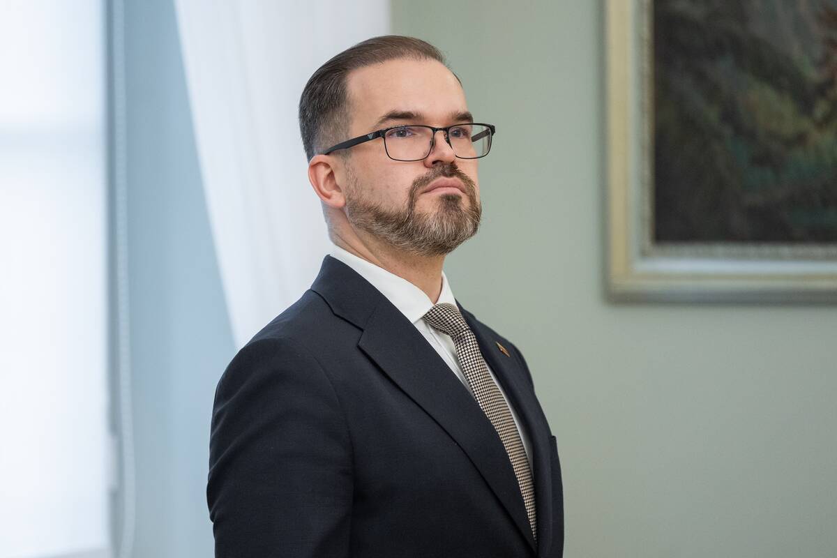 Prezidentas susitiko su kandidatu į krašto apsaugos ministrus Robertu Kaunu