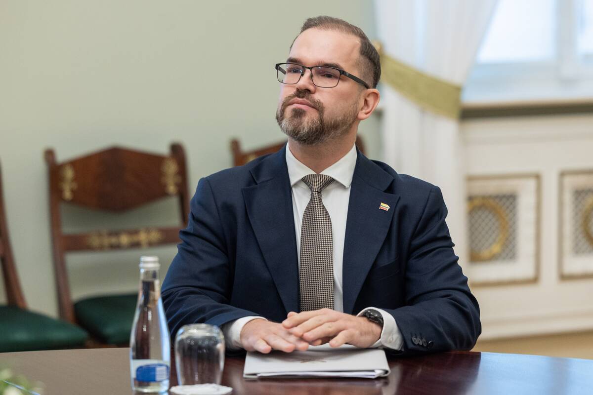 Prezidentas susitiko su kandidatu į krašto apsaugos ministrus Robertu Kaunu