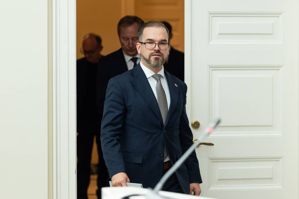 Prezidentas susitiko su kandidatu į krašto apsaugos ministrus Robertu Kaunu