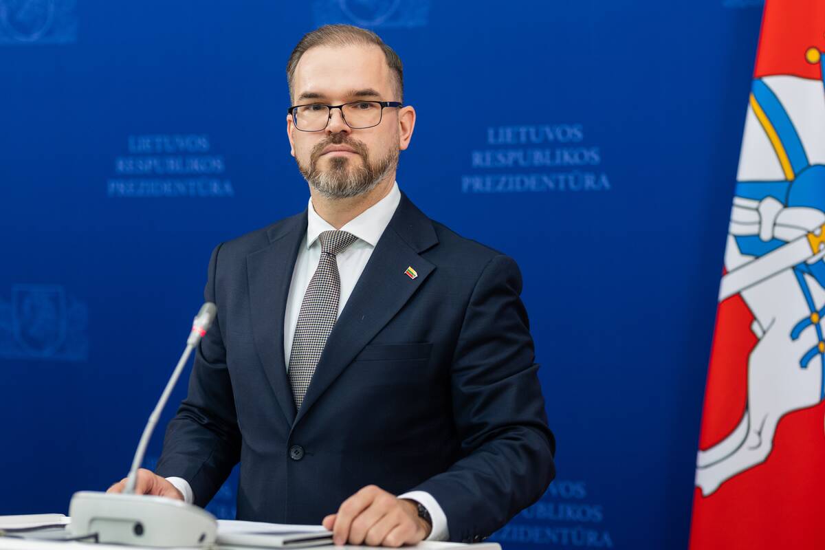 Prezidentas susitiko su kandidatu į krašto apsaugos ministrus Robertu Kaunu