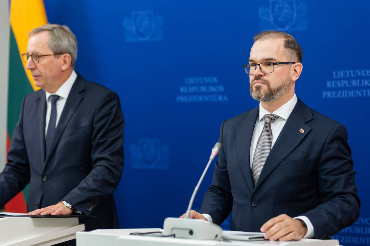 Prezidentas susitiko su kandidatu į krašto apsaugos ministrus Robertu Kaunu