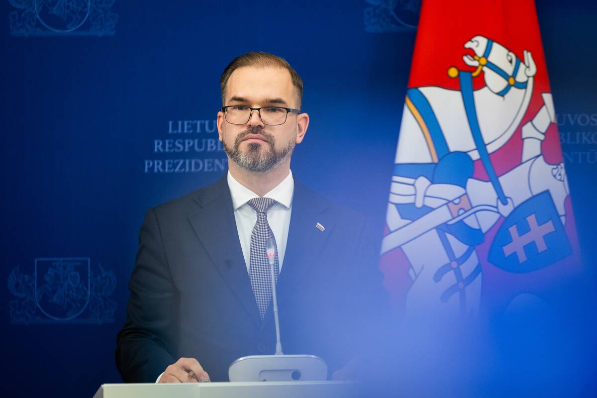 Prezidentas susitiko su kandidatu į krašto apsaugos ministrus Robertu Kaunu