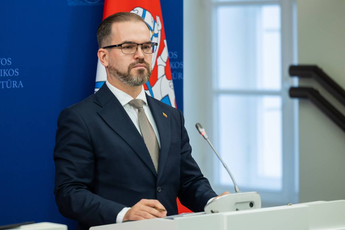 Prezidentas susitiko su kandidatu į krašto apsaugos ministrus Robertu Kaunu