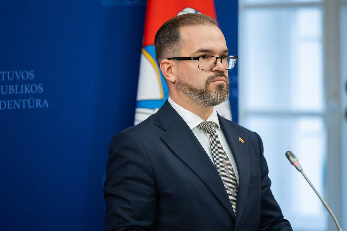 Prezidentas susitiko su kandidatu į krašto apsaugos ministrus Robertu Kaunu