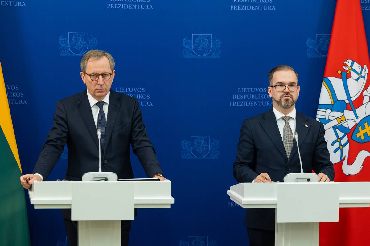 Prezidentas susitiko su kandidatu į krašto apsaugos ministrus Robertu Kaunu