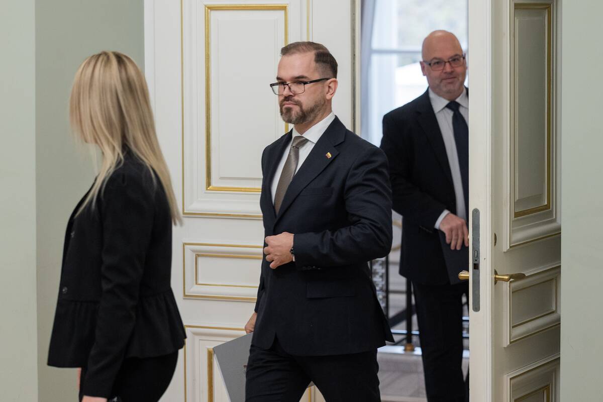 Prezidentas susitiko su kandidatu į krašto apsaugos ministrus Robertu Kaunu