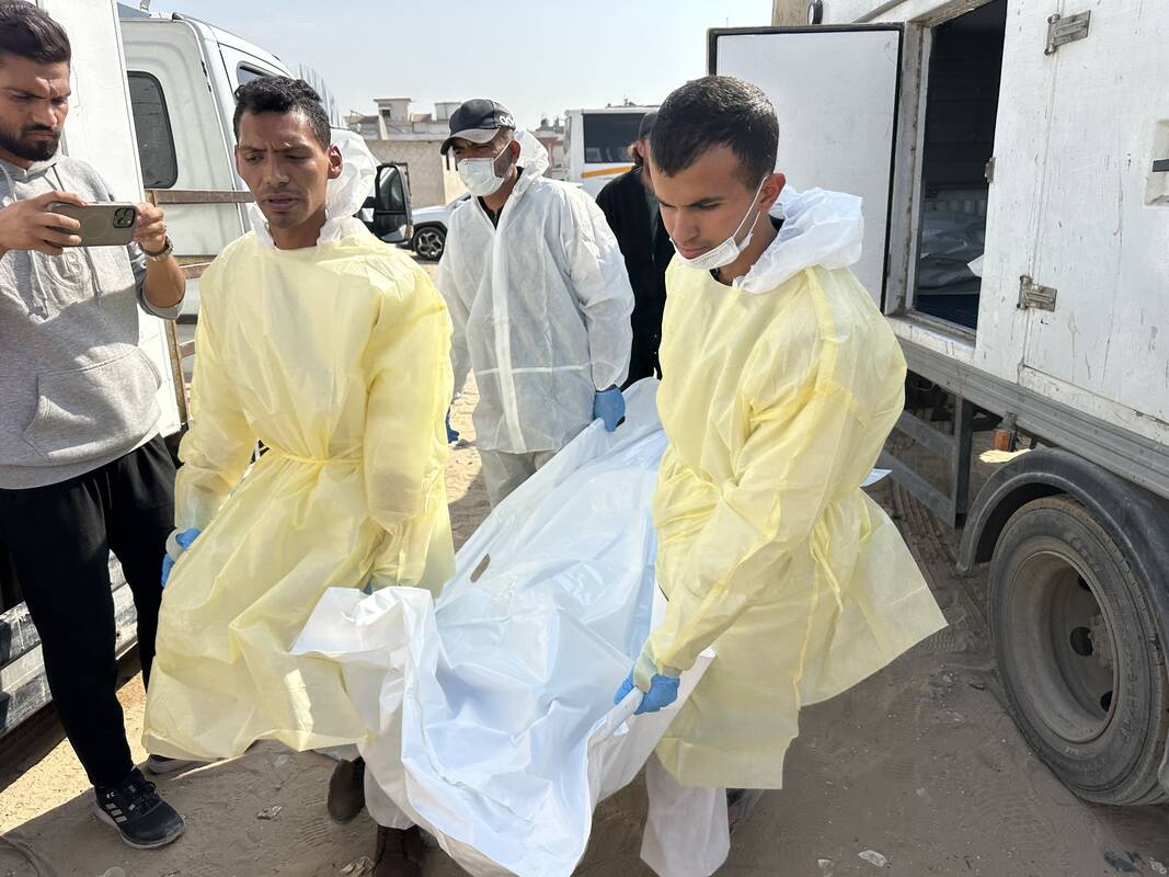 Ligoninė Gazos Ruože teigia gavusi penkiolikos palestiniečių palaikus