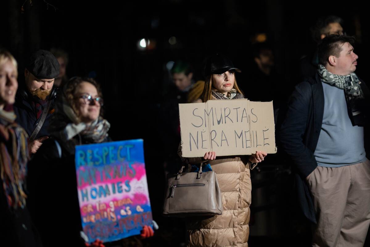 Prie Latvijos ambasados – protestas dėl sprendimo trauktis iš Stambulo konvencijos