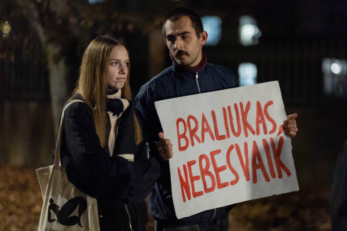 Prie Latvijos ambasados – protestas dėl sprendimo trauktis iš Stambulo konvencijos