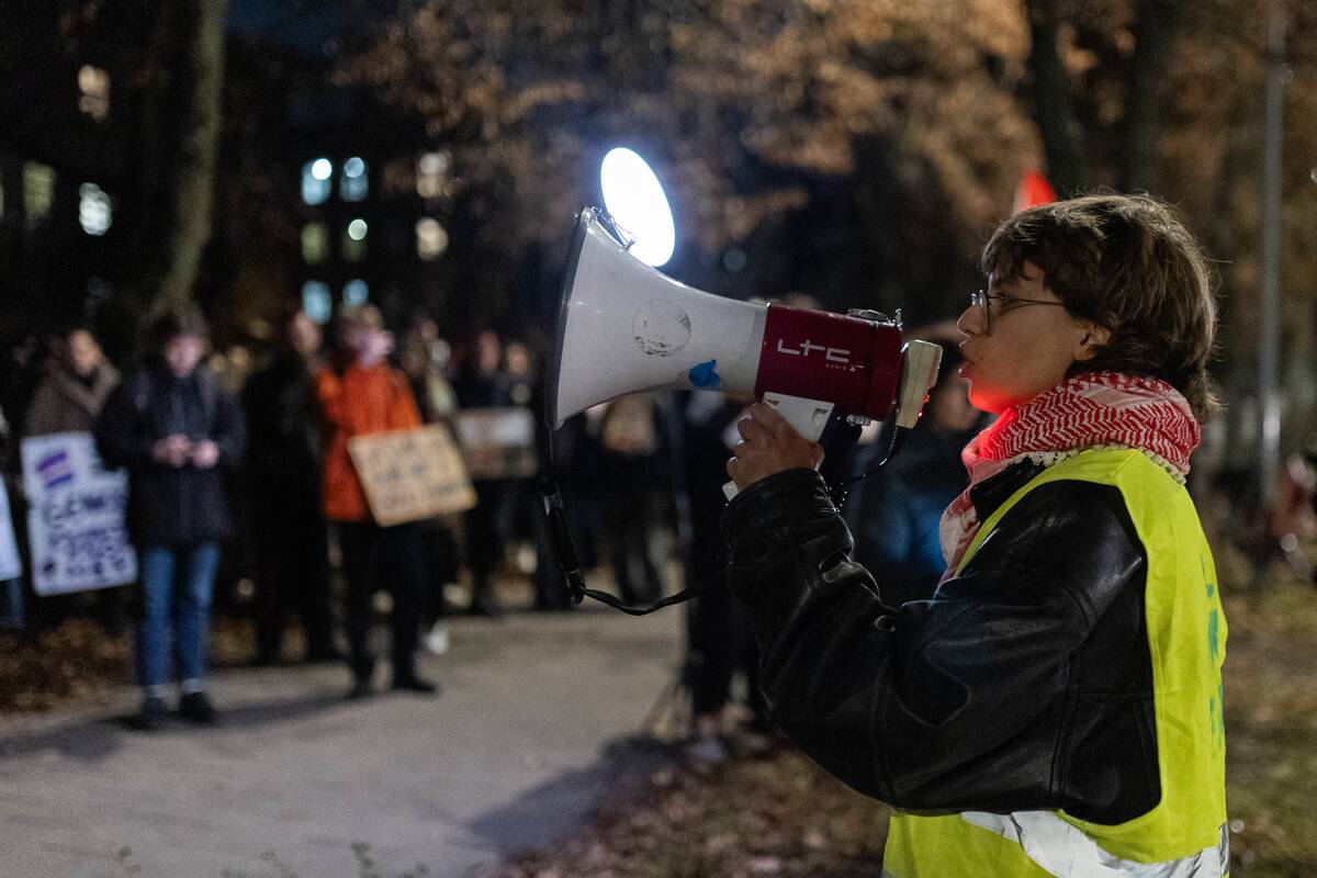 Prie Latvijos ambasados – protestas dėl sprendimo trauktis iš Stambulo konvencijos