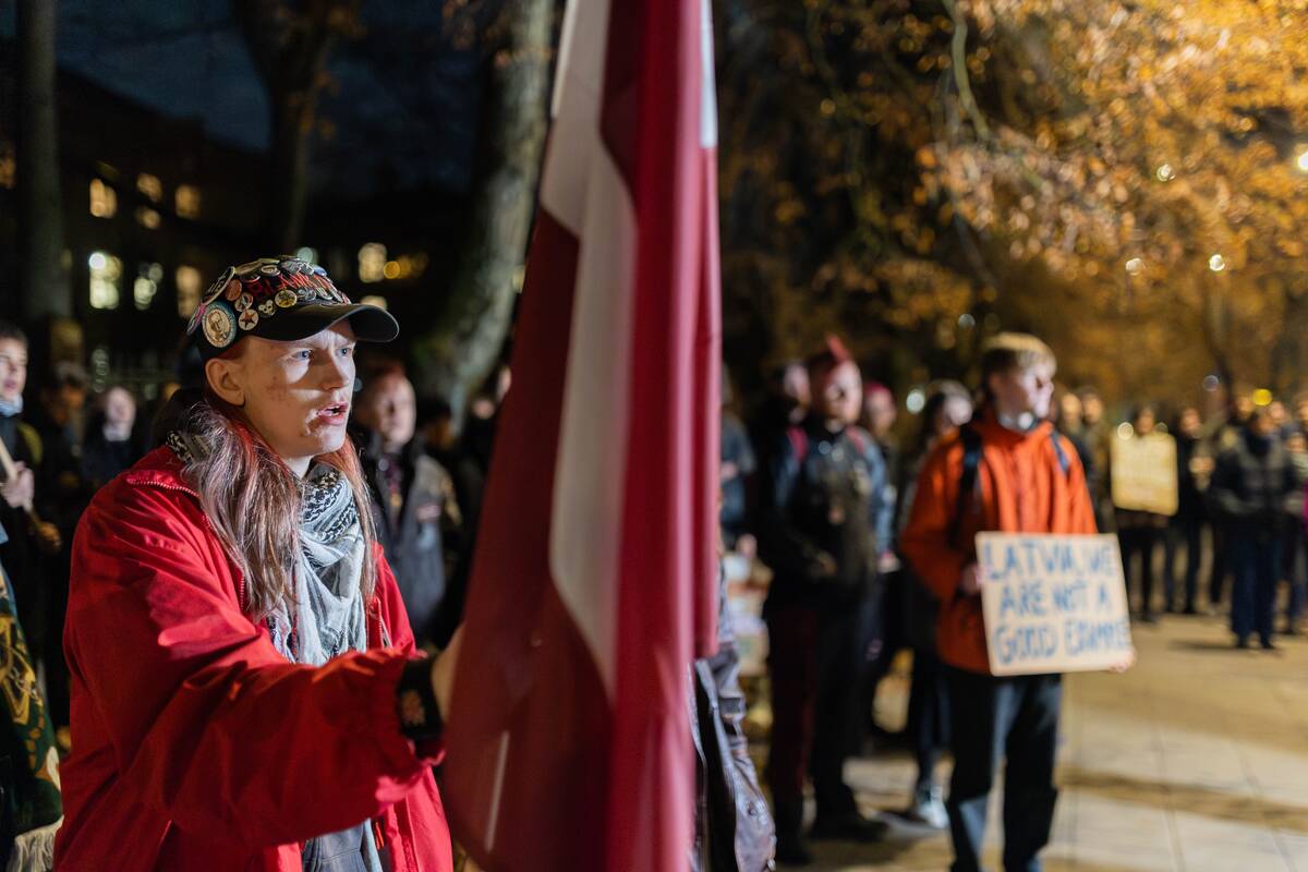 Prie Latvijos ambasados – protestas dėl sprendimo trauktis iš Stambulo konvencijos