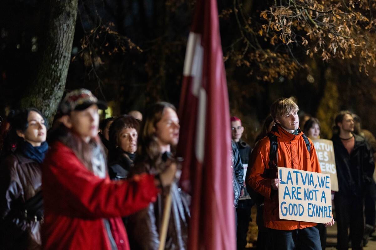 Prie Latvijos ambasados – protestas dėl sprendimo trauktis iš Stambulo konvencijos