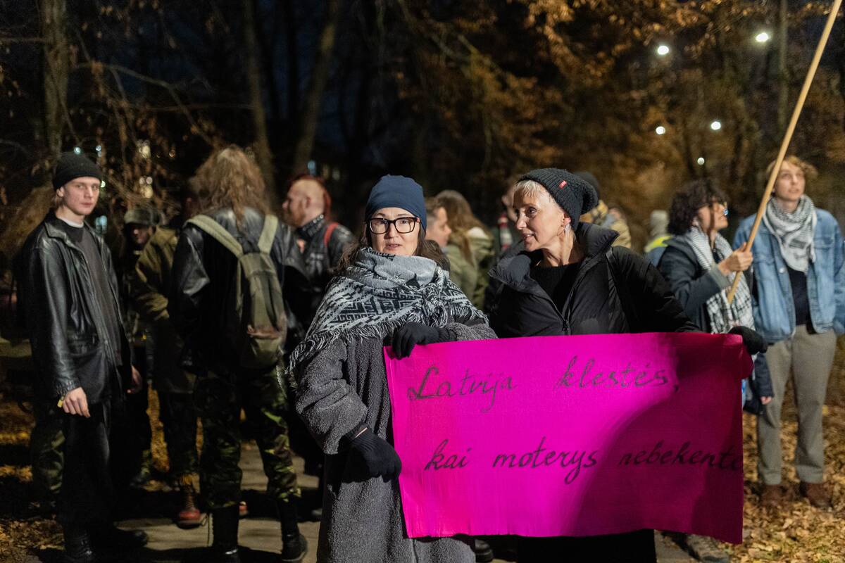 Prie Latvijos ambasados – protestas dėl sprendimo trauktis iš Stambulo konvencijos