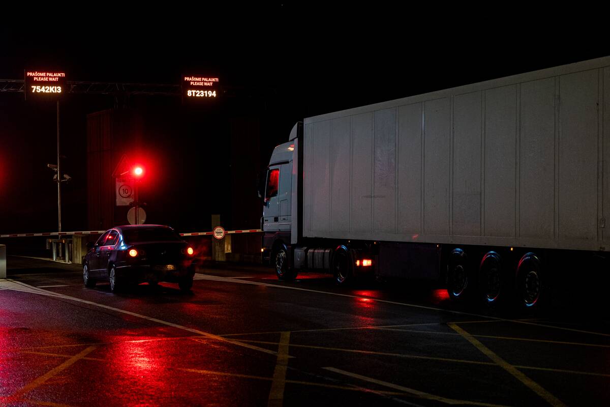 Vilkikai per pasienį vis dar nevažiuoja